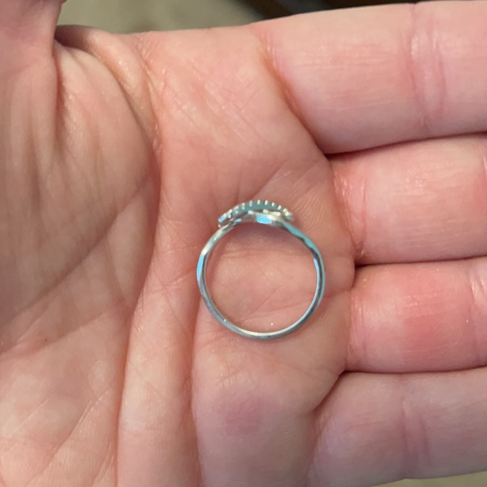 Cute infinity ring - Picture 2 of 3